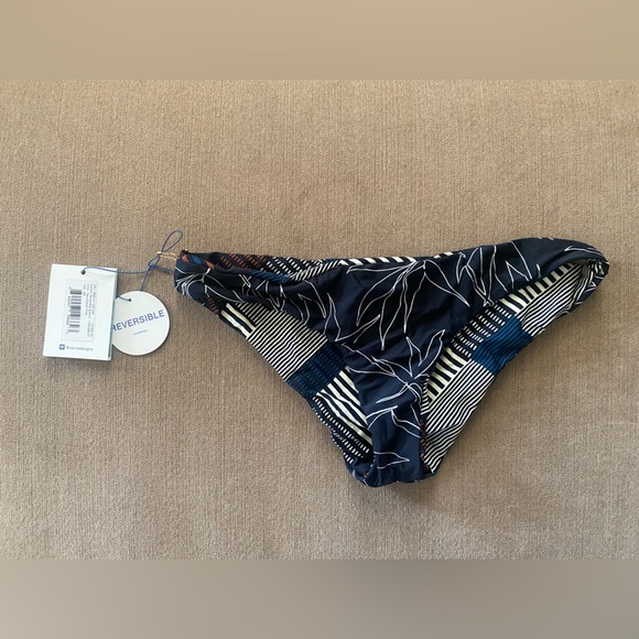 NWT Carve Designs Sanitas Reversible Swim Bottom- black floral, geo print Small - Picture 4 of 9